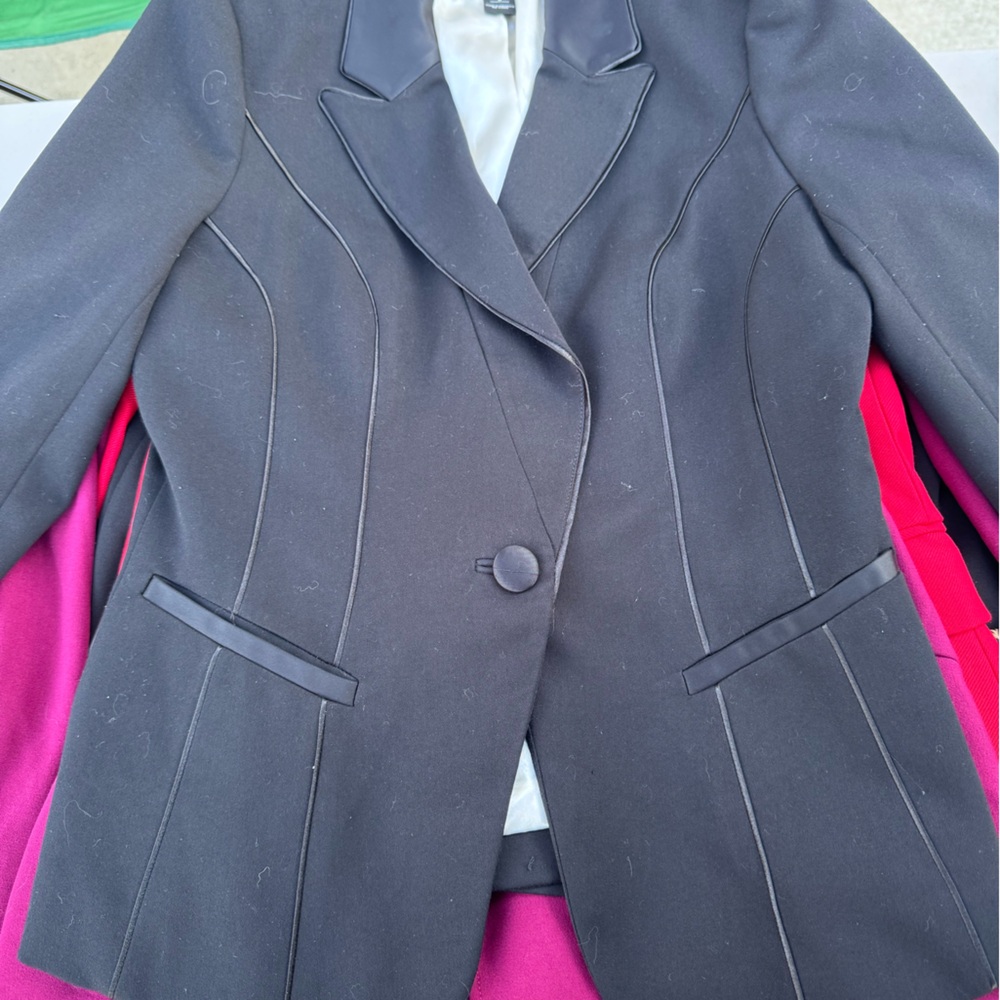 Elegant Black Women's Blazer